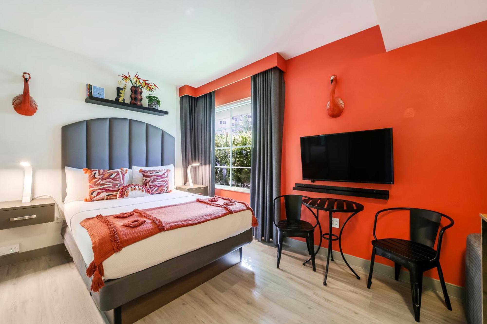 Claremont Hotel Miami Beach Bagian luar foto