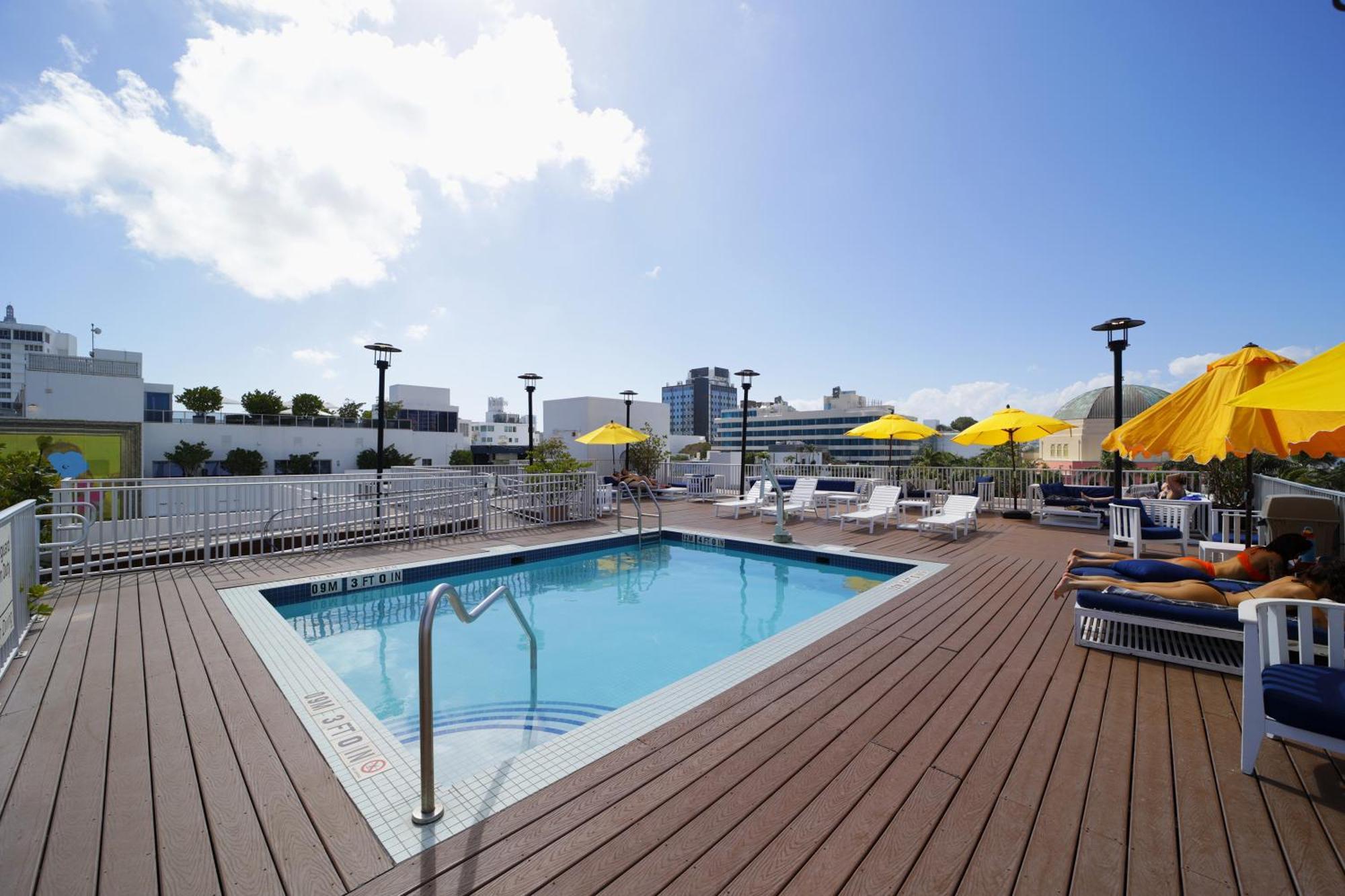 Claremont Hotel Miami Beach Bagian luar foto