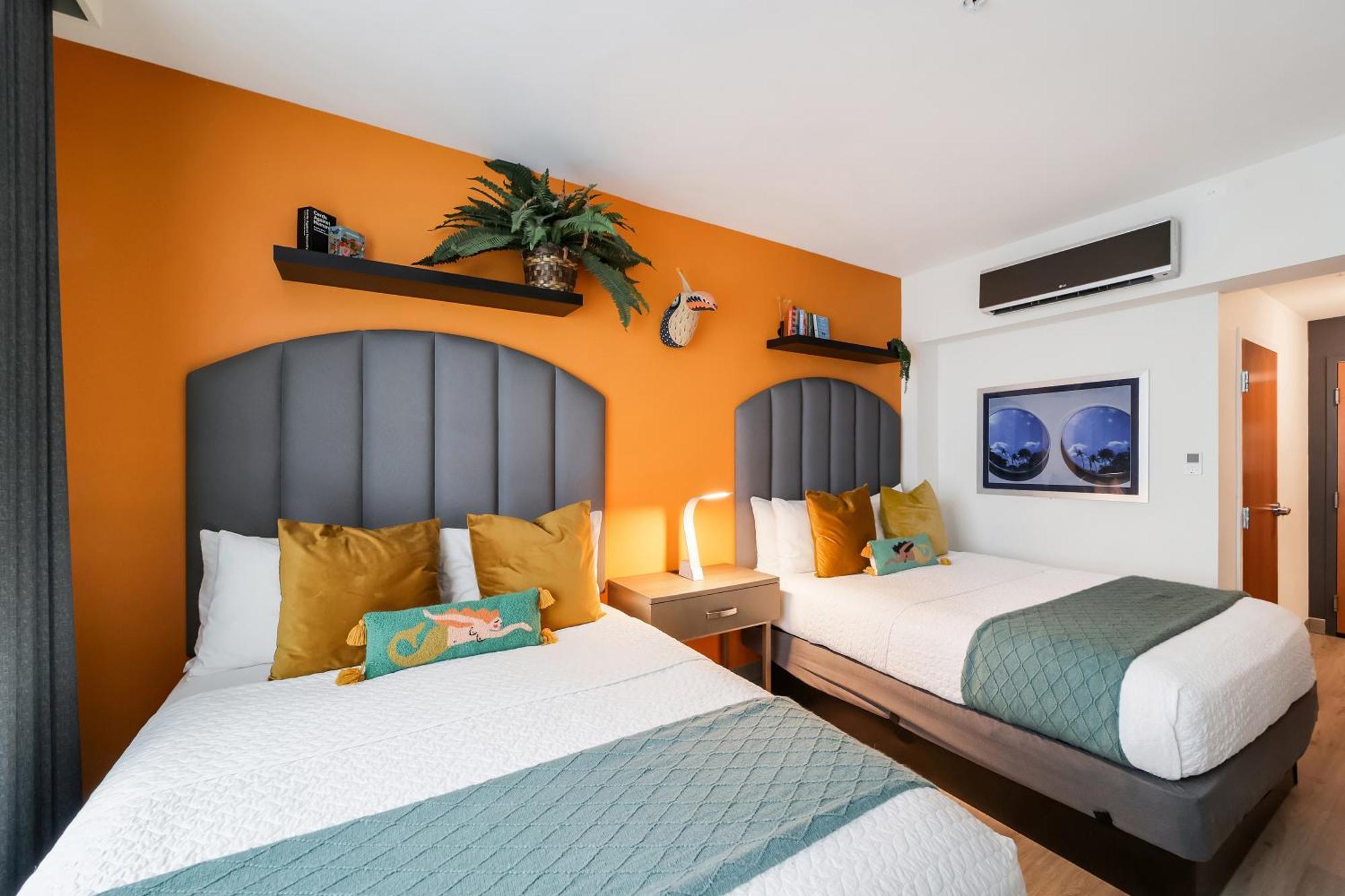 Claremont Hotel Miami Beach Bagian luar foto