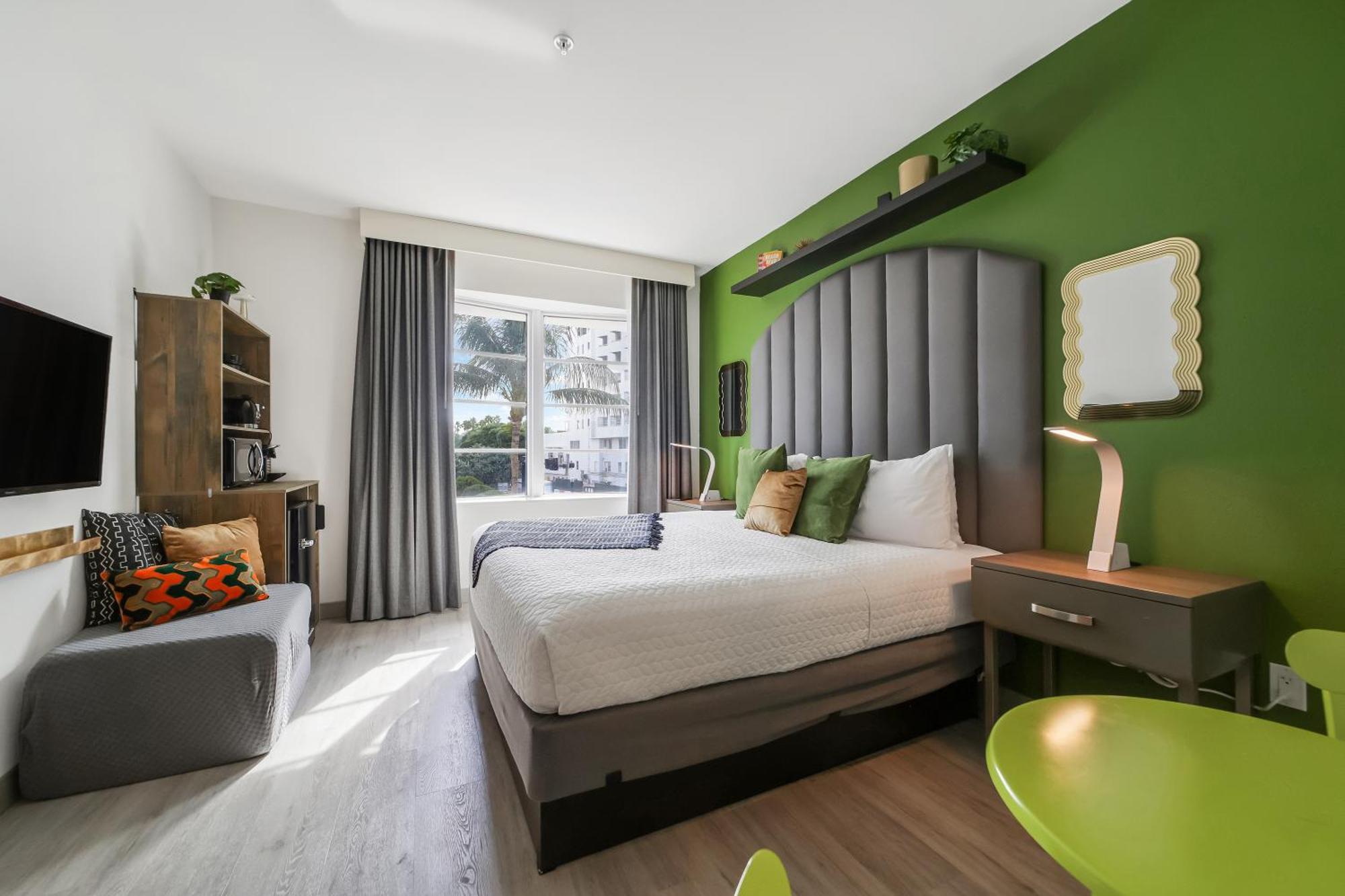 Claremont Hotel Miami Beach Bagian luar foto
