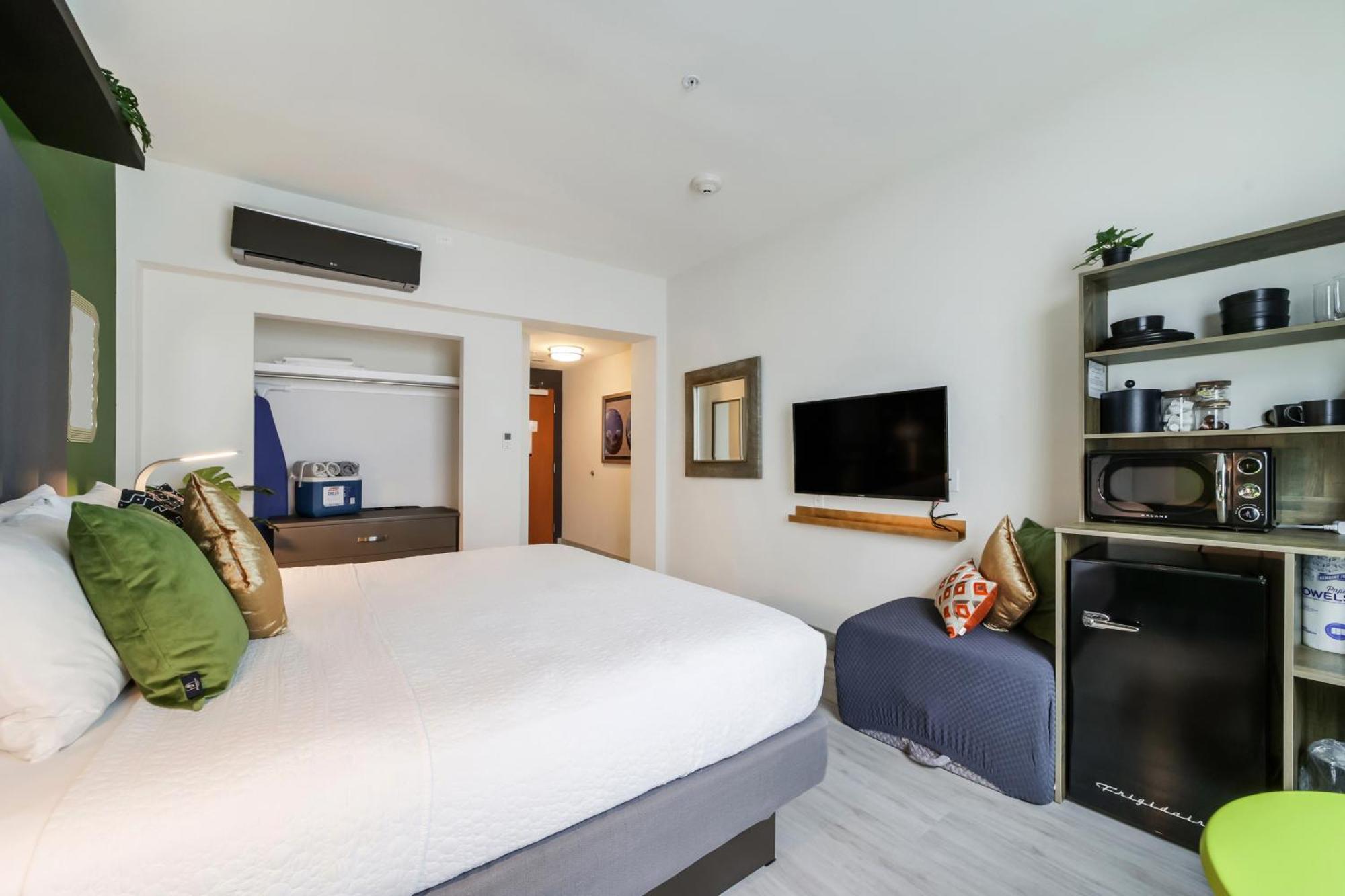 Claremont Hotel Miami Beach Bagian luar foto